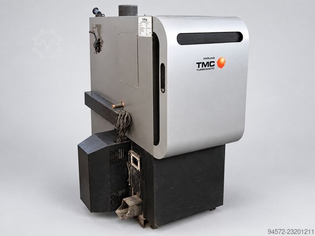 35 kW Holz­hack­schnitzel­kessel mit Brennstoff­austragung Fröling Turbomatic TMC 35