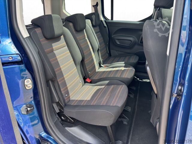 Minibus Opel Combo Life 1,2 81kW  *PDC*ZV*SH*Navi*Rückfahrcam