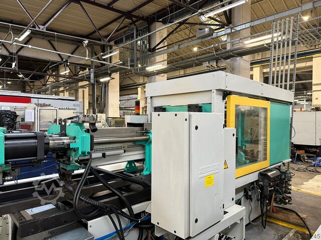 Spritzgießmaschine Arburg 520C 2000-675