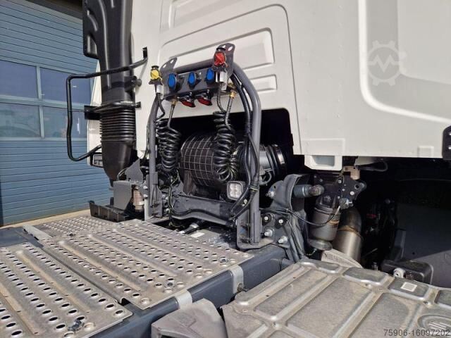 Standard tractor unit Renault C-Series 520