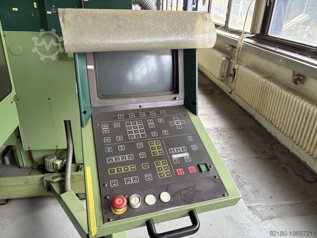 Universal machining center MAHO MH400E