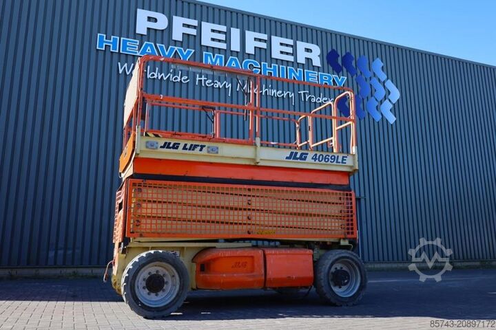 Scissor lift JLG 4069LE Electric, 14.2m Working Height, 360kg Capac