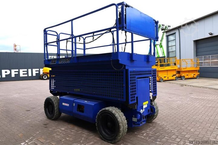 Scissor lift JLG M3369 Hybrid, 12m Working Height, 450kg Capacity,