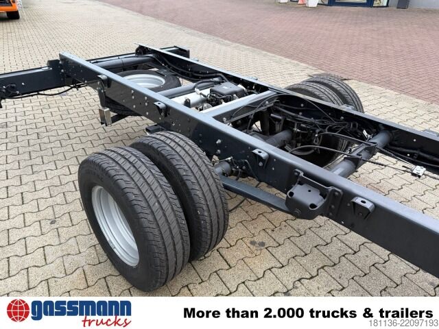 Transporter Fahrgestell Iveco Daily 72C18H/P DK 4x2, Nebenantrieb