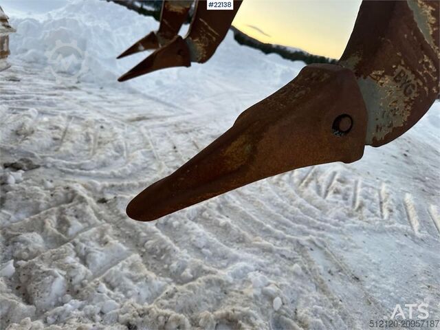 Dozer Liebherr PR 716 05 LGP dozer w/ ripper and Leica GPS. WATCH