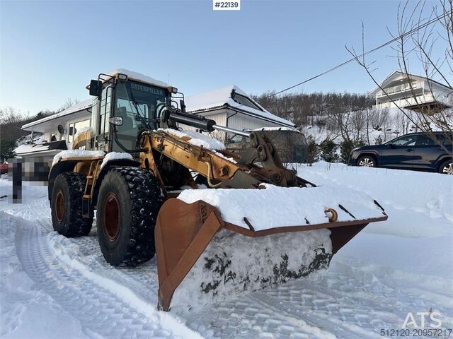 Wheel loader CAT 930G w/ bucket, pallet forks and scale. See hours!
