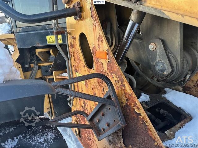 Wheel loader CAT 930G w/ bucket, pallet forks and scale. See hours!