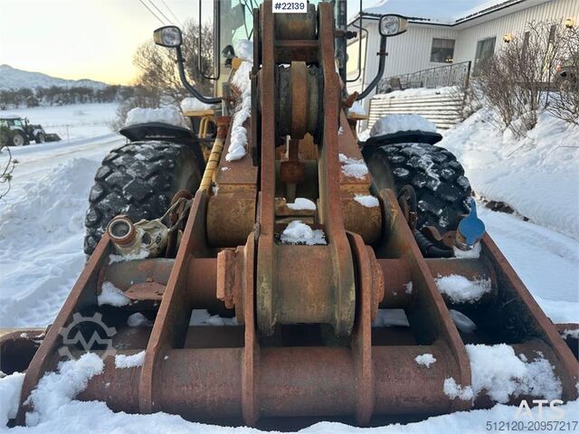 Wheel loader CAT 930G w/ bucket, pallet forks and scale. See hours!