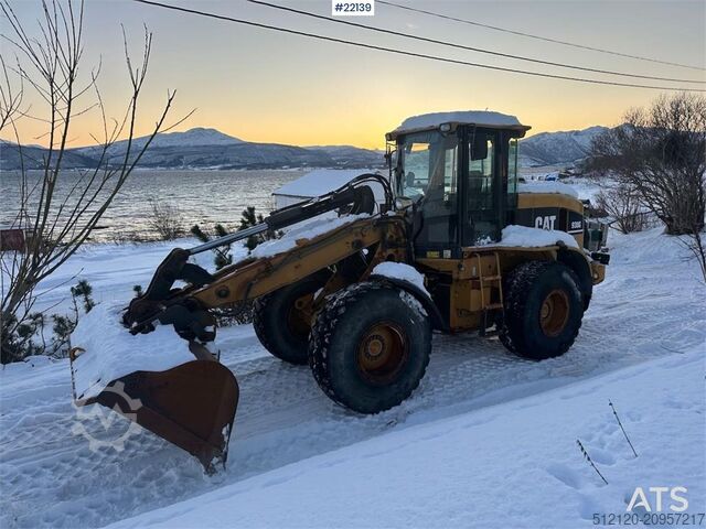 Wheel loader CAT 930G w/ bucket, pallet forks and scale. See hours!