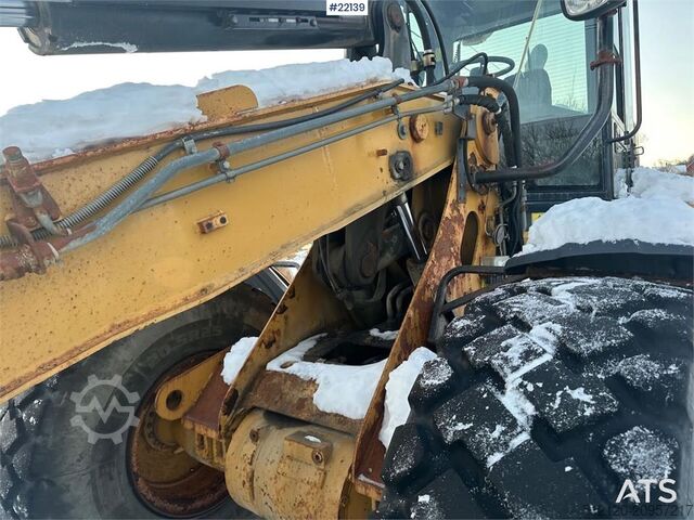 Wheel loader CAT 930G w/ bucket, pallet forks and scale. See hours!