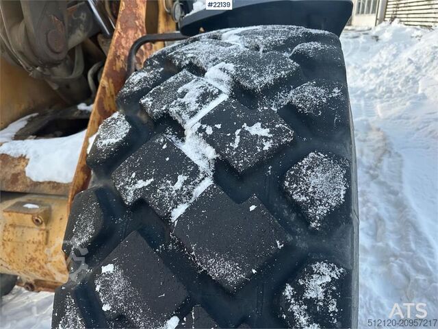 Wheel loader CAT 930G w/ bucket, pallet forks and scale. See hours!