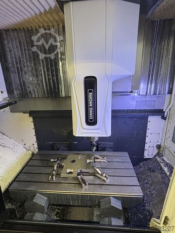 Vertical machining center Deckel Maho DMC 850V