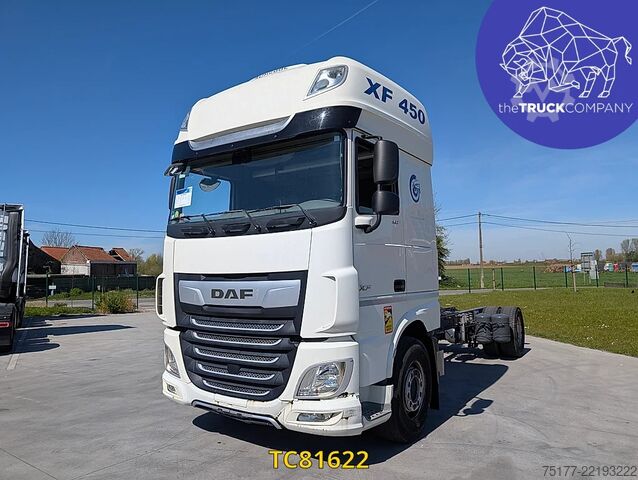 Chassis with cab DAF XF 450