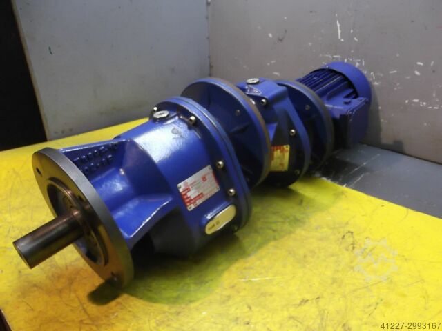 Gear motor 0.55 kW 4 rpm Motovario TRRCF/10