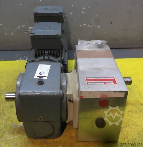 Gear motor 0.37 kW 62 rpm SEW-EURODRIVE S42DT7D-4