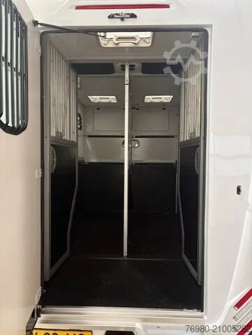 Renault Master Theault Proteo Switch also available for rent! Renault Master Theault Proteo Switch ook te huur!