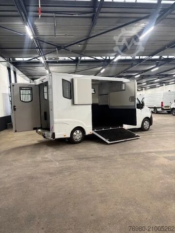 Renault Master Theault Proteo Switch also available for rent! Renault Master Theault Proteo Switch ook te huur!