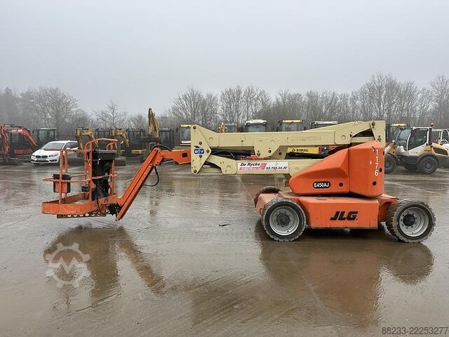 Aerial platform JLG E450AJ
