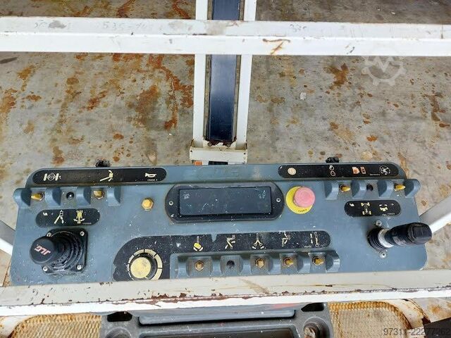 Articulated boom lift JLG M600JP