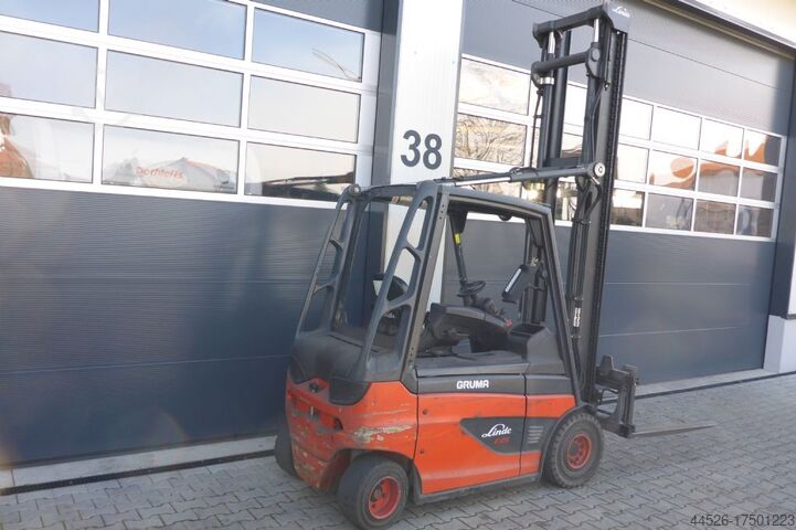 Electric 4-wheel forklift Linde E25