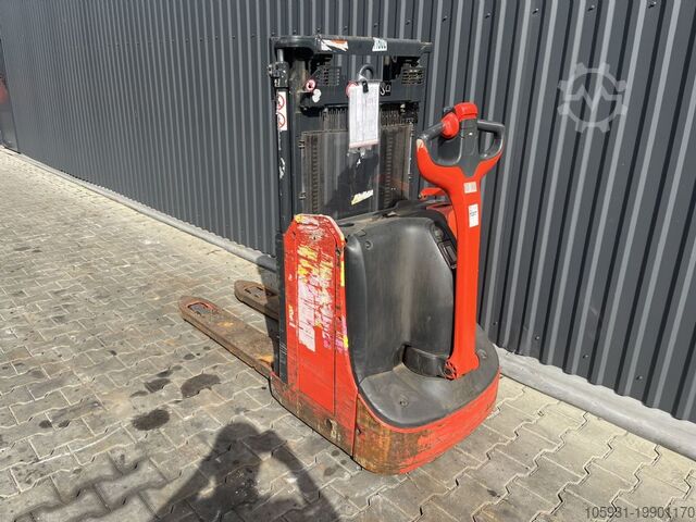Pedestrian Stacker Linde D08