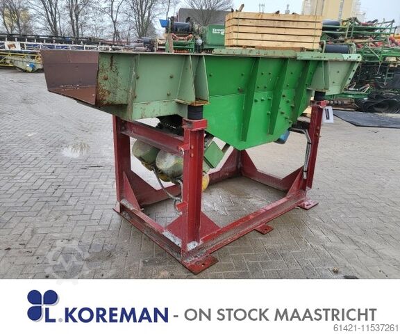 Vibrating Chute HONERT 3200-900