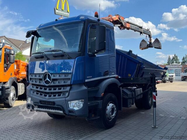 Three-sided tipper truck MERCEDES-BENZ Arocs 1833 K 4x2 2-Achs Kipper Kran Atlas 105.2