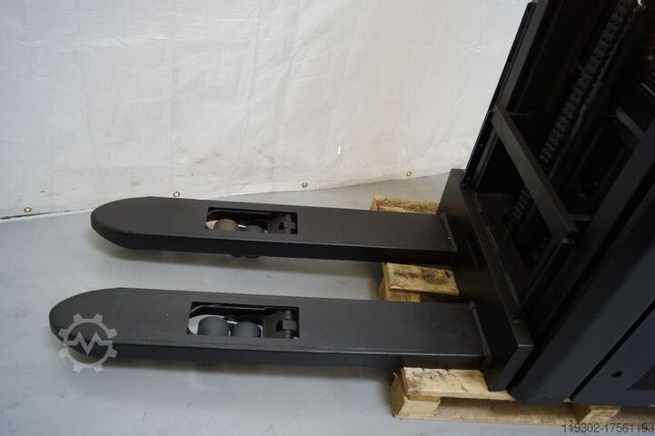 Hochhubwagen Toyota SPE160L