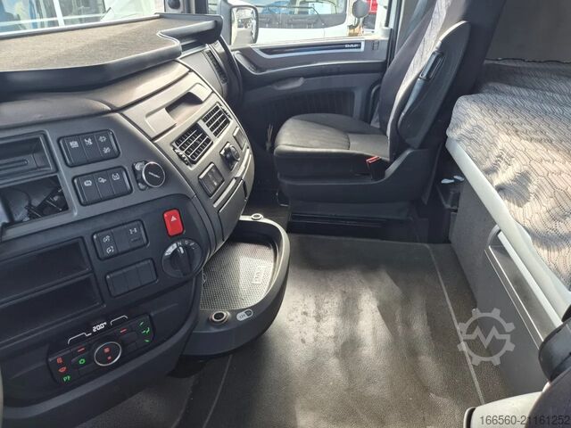 Standard tractor DAF XF 450 FT SUPER SPACE CAB