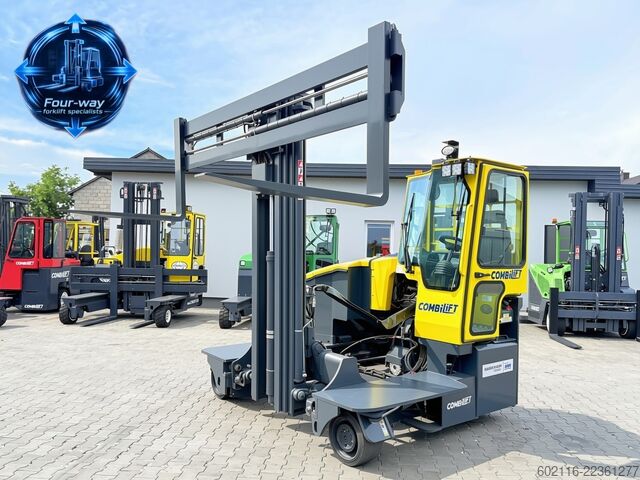 Vierwegestapler Combilift C4000ET TRIPLEX 6350 WIDE FORK POSITIONE