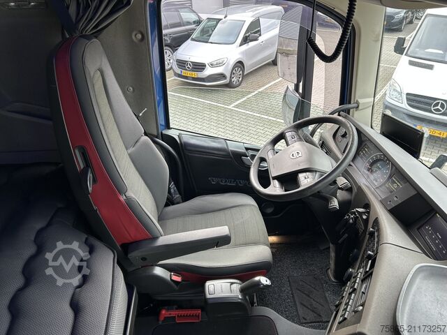 Standard-SZM Volvo FH 460 Globetrotter / Dynamic Steering / 2 Tank...