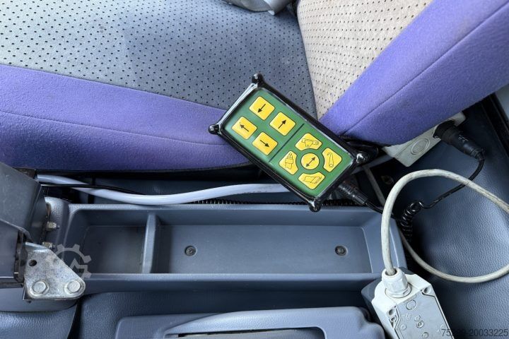 Skip truck Fuso Fuso 7C18 Absetzkipper / Swiss-Vehicle