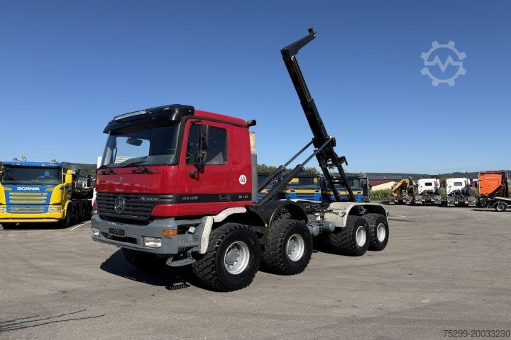 Roll-off tipper truck Mercedes-Benz Actros 4143 8x8 LOF Geräteträger