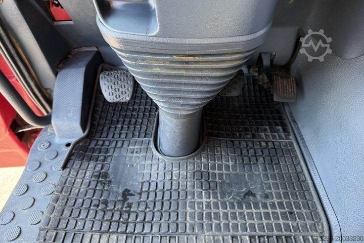 Roll-off tipper truck Mercedes-Benz Actros 4143 8x8 LOF Geräteträger