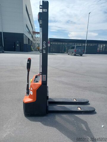 Elektrisch – 4 Räder Toyota BT SHE100