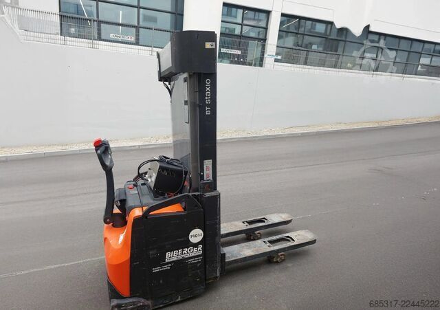 Electric Pallet Trucks Toyota SWE160L