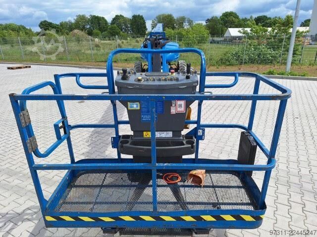 Telescopic boom lift JLG E600JP