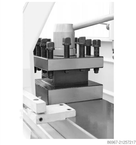 Universaldrehmaschine konventionell CORMAK 660X2000
