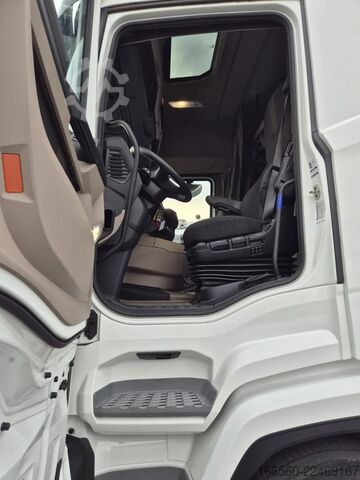 Standard-Traktor DAF XG 480 FT