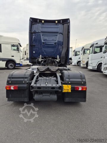 Standard-Traktor Mercedes-Benz Actros 1851 with Retarder