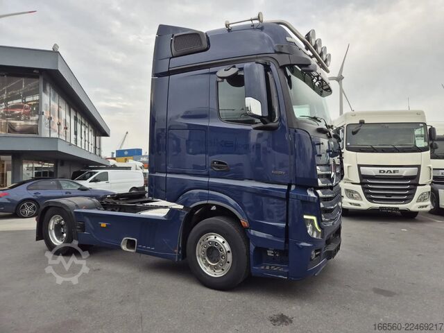 Standard-Traktor Mercedes-Benz Actros 1851 with Retarder