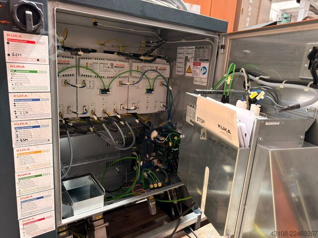 Industrial robot KUKA KR 210 R2700 extra