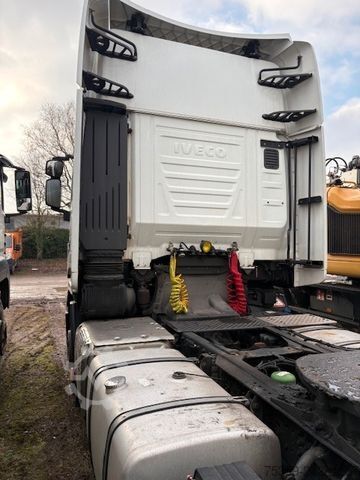 Standard tractor unit IVECO Stralis Hi Way