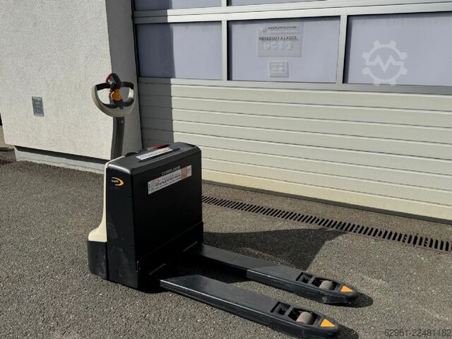 Electric Pallet Truck Crown WP 3210 LI ION
