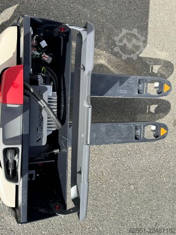 Electric Pallet Truck Crown WP 3210 LI ION