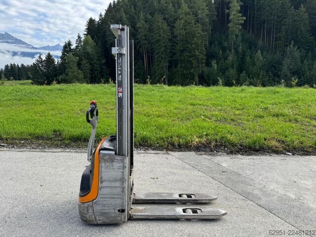 High Lift stacker Still EXV 12