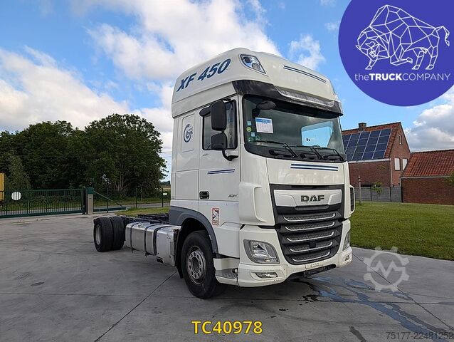 Chassis with cab DAF XF 450
