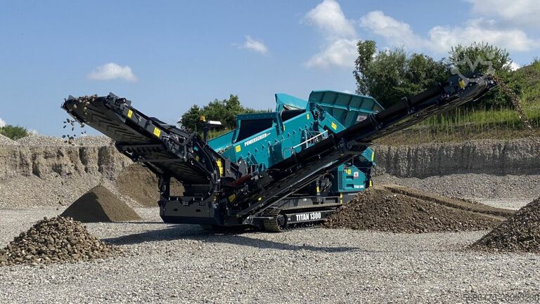 Screening plant Powerscreen Titan 1300