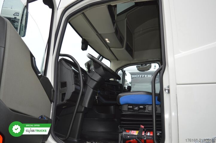 Standard tractor unit VOLVO FH 460 Globetrotter XL i-Save SideSkirts