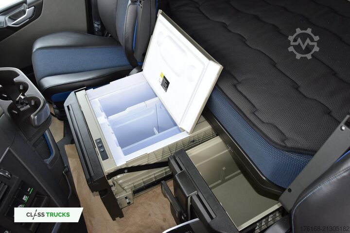 Standard tractor unit VOLVO FH 460 Globetrotter XL i-Save SideSkirts